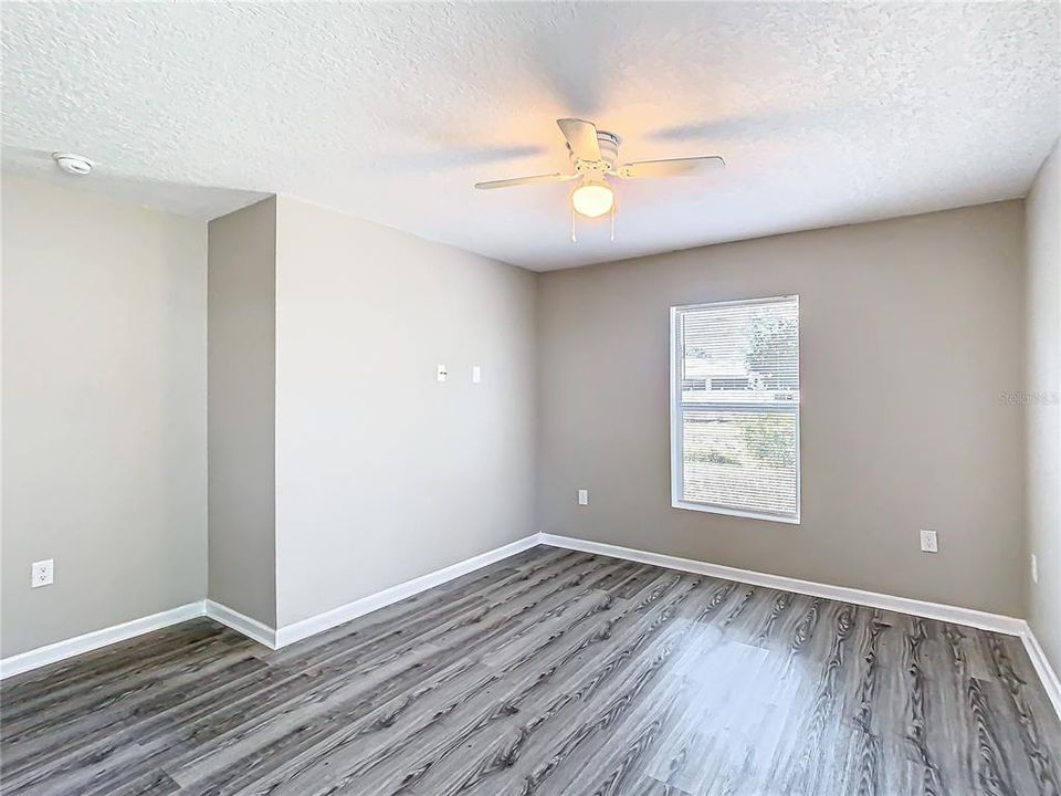 For Sale: $329,900 (4 beds, 2 baths, 1714 Square Feet)