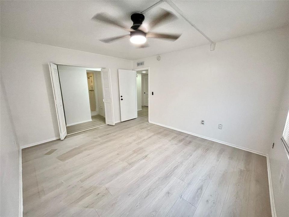 For Sale: $185,000 (2 beds, 2 baths, 1040 Square Feet)