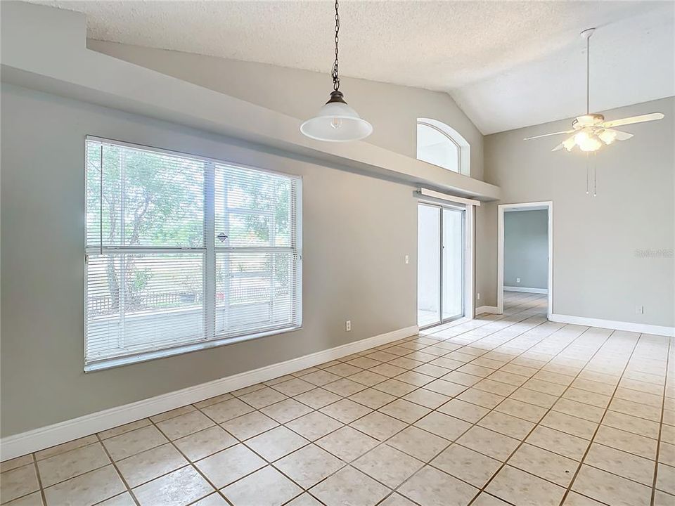 Active With Contract: $329,900 (3 beds, 2 baths, 1186 Square Feet)