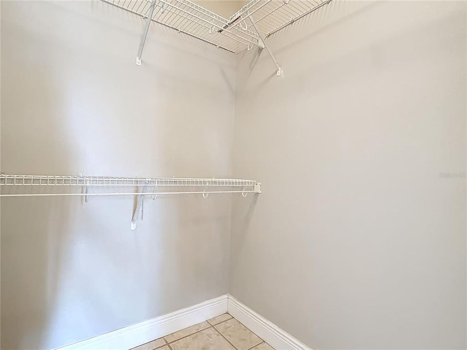 Active With Contract: $329,900 (3 beds, 2 baths, 1186 Square Feet)