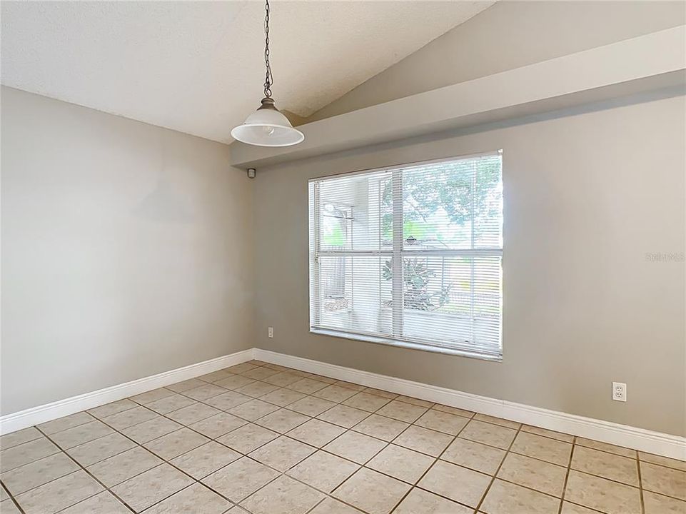 Active With Contract: $329,900 (3 beds, 2 baths, 1186 Square Feet)