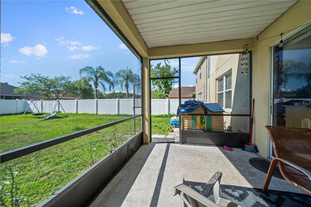 Active With Contract: $435,000 (4 beds, 2 baths, 2614 Square Feet)