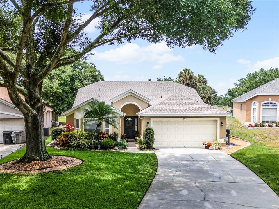 For Sale: $390,000 (3 beds, 2 baths, 1636 Square Feet)