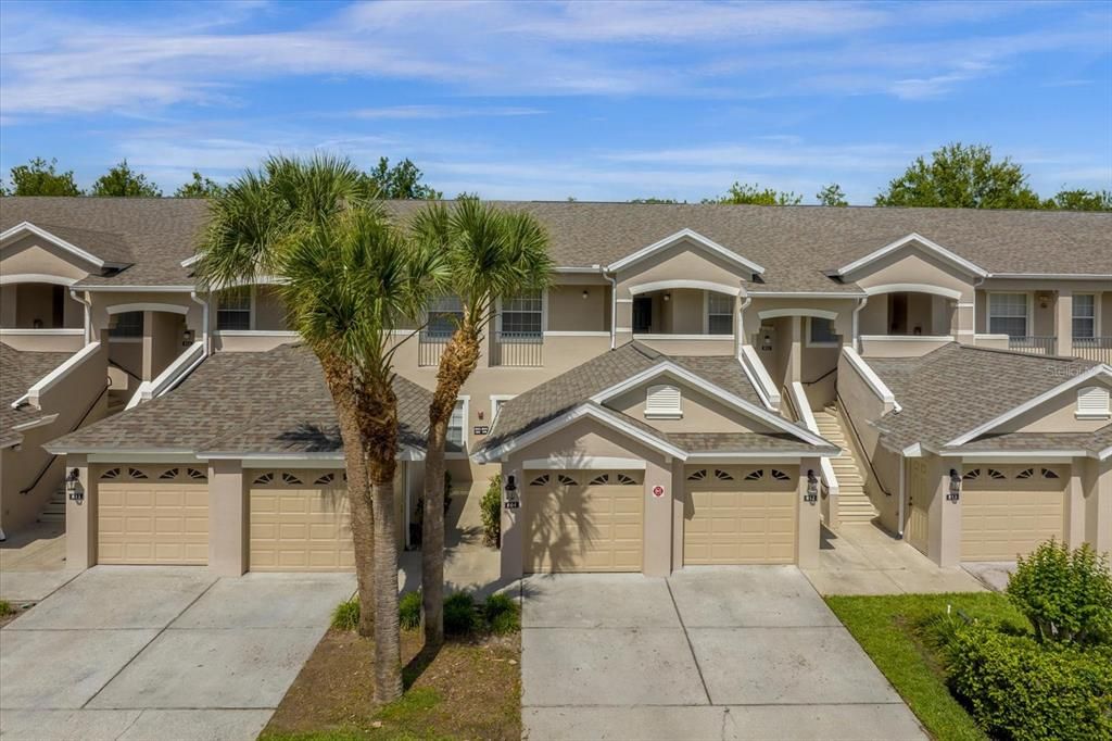 Spacious driveway.