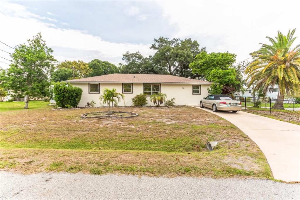 For Sale: $389,000 (3 beds, 3 baths, 1837 Square Feet)