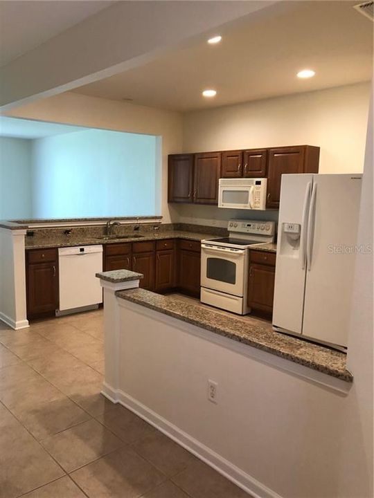 For Rent: $2,250 (3 beds, 2 baths, 1596 Square Feet)