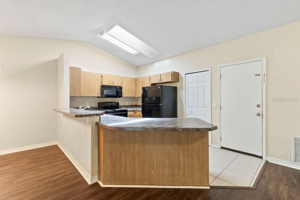 For Sale: $309,900 (3 beds, 2 baths, 1167 Square Feet)