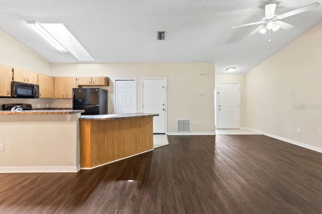 For Sale: $309,900 (3 beds, 2 baths, 1167 Square Feet)