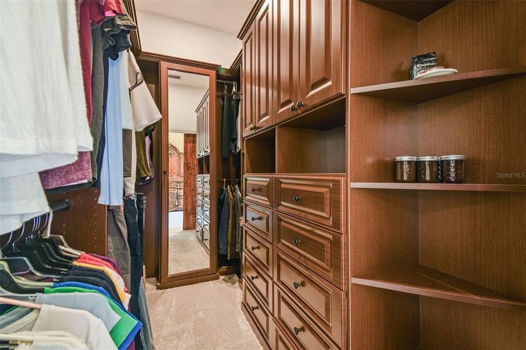 Walk-in Closet