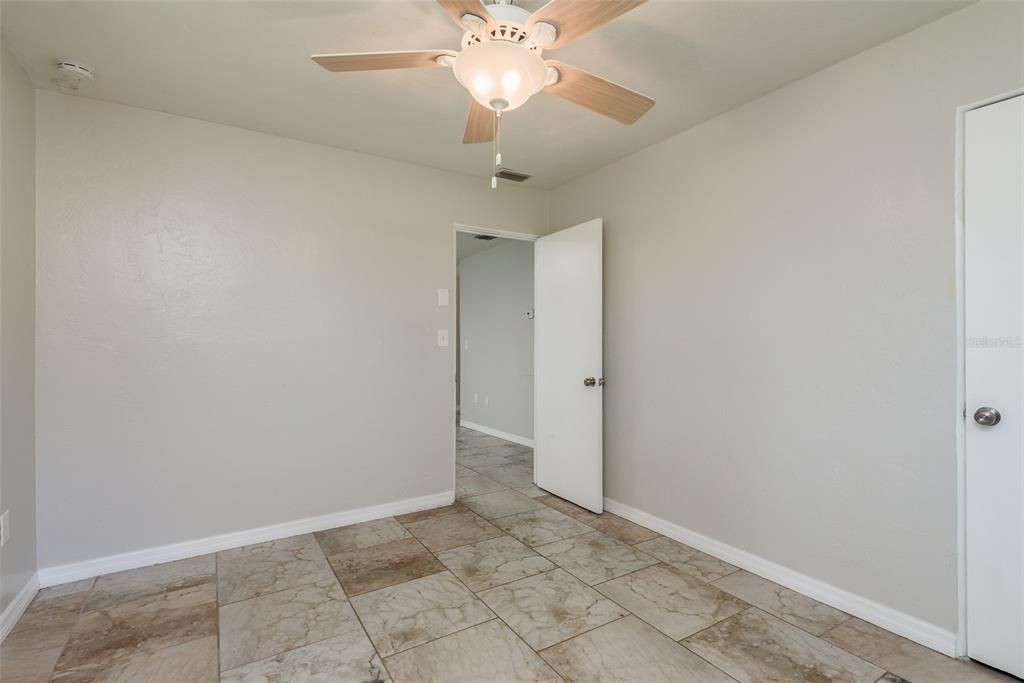 For Sale: $288,000 (3 beds, 1 baths, 852 Square Feet)
