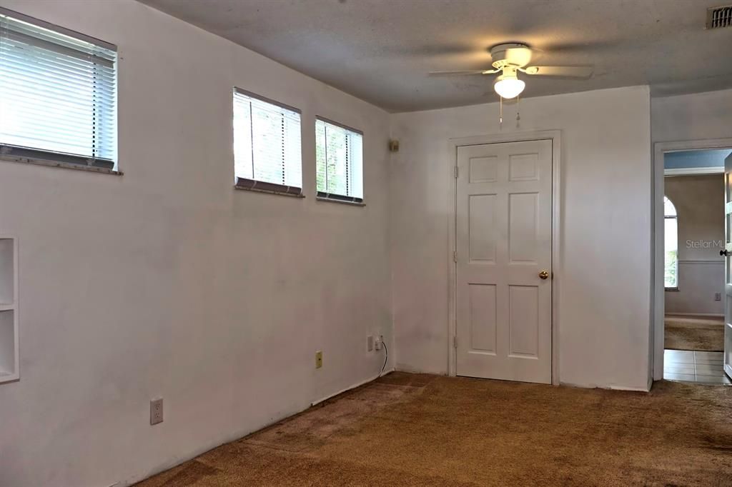 For Sale: $410,000 (2 beds, 1 baths, 1562 Square Feet)