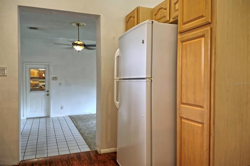 For Sale: $410,000 (2 beds, 1 baths, 1562 Square Feet)