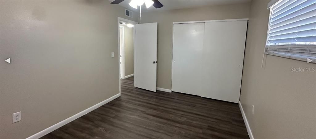 Active With Contract: $250,000 (3 beds, 1 baths, 924 Square Feet)