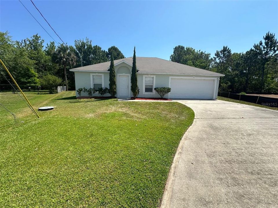 Active With Contract: $259,900 (3 beds, 2 baths, 1377 Square Feet)