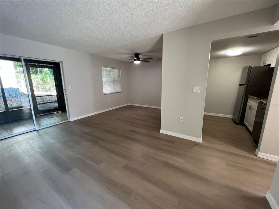 For Sale: $149,900 (1 beds, 1 baths, 739 Square Feet)