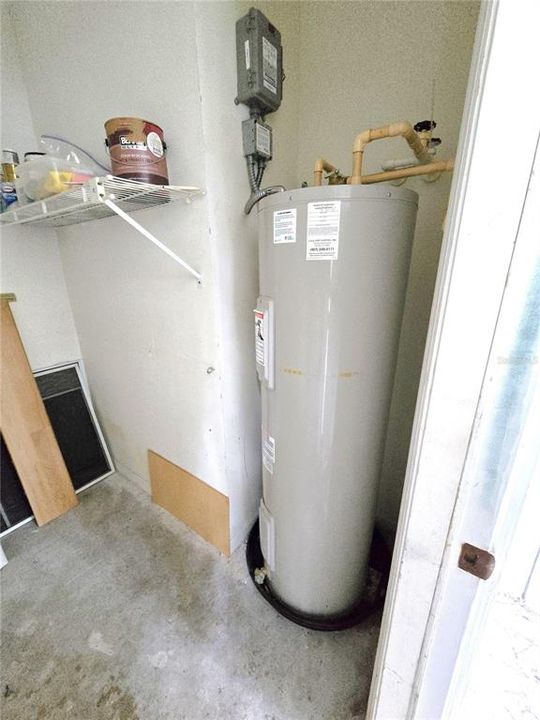 Hot water heater