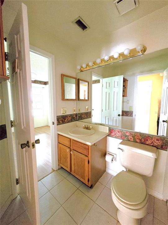 Second entry view of bathroom
