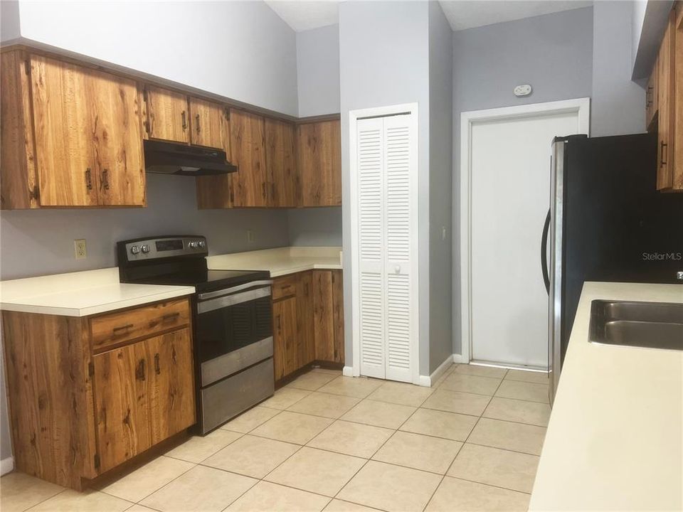 For Sale: $289,900 (3 beds, 2 baths, 1376 Square Feet)