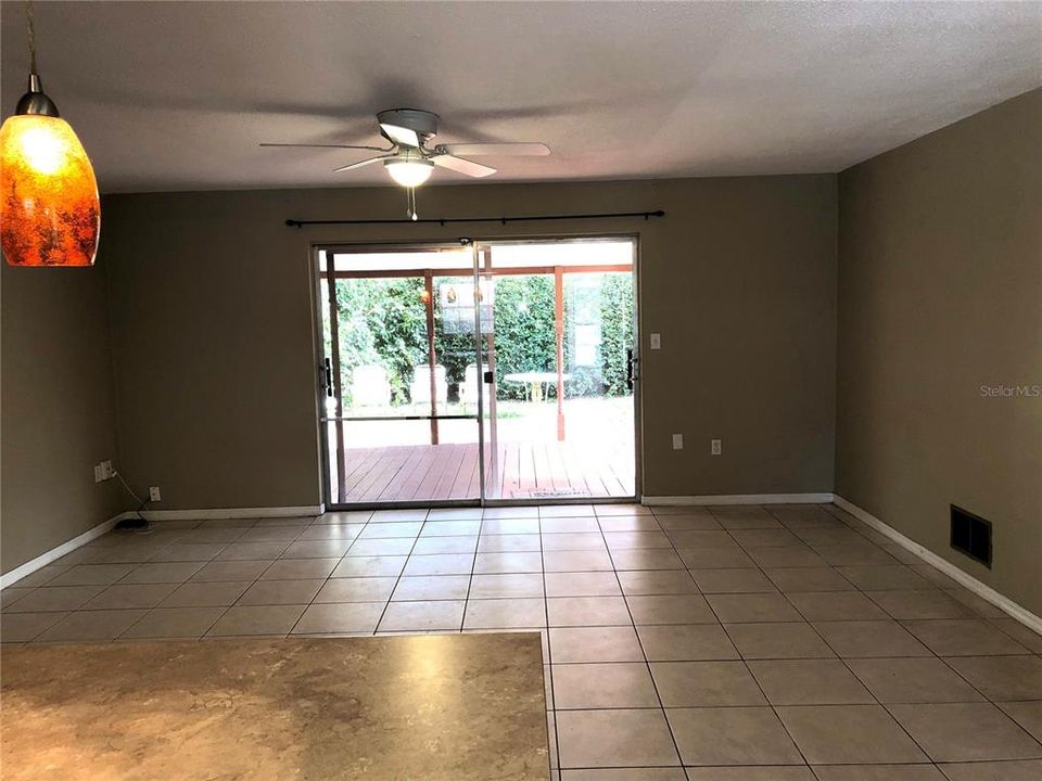 Active With Contract: $2,100 (3 beds, 2 baths, 1350 Square Feet)