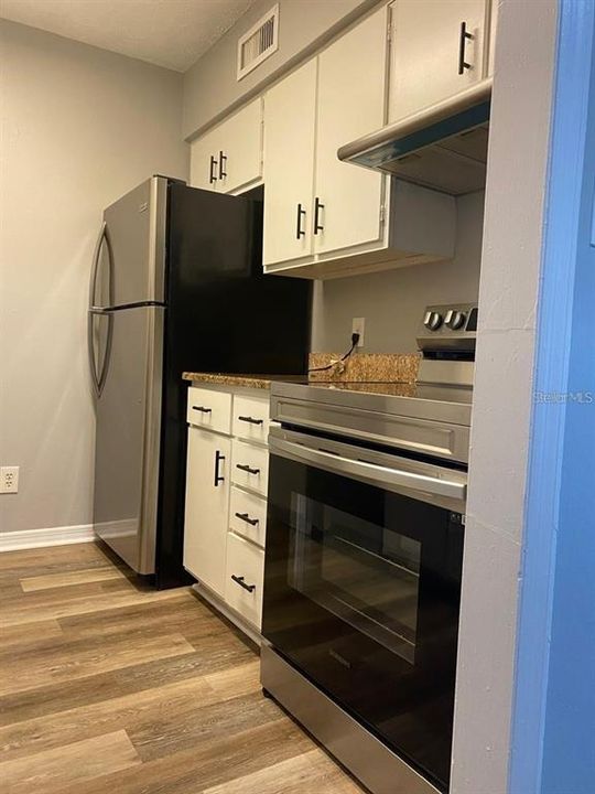 For Rent: $1,700 (2 beds, 2 baths, 984 Square Feet)