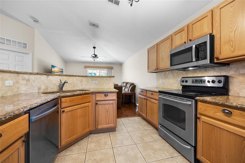 For Sale: $334,900 (3 beds, 2 baths, 1616 Square Feet)