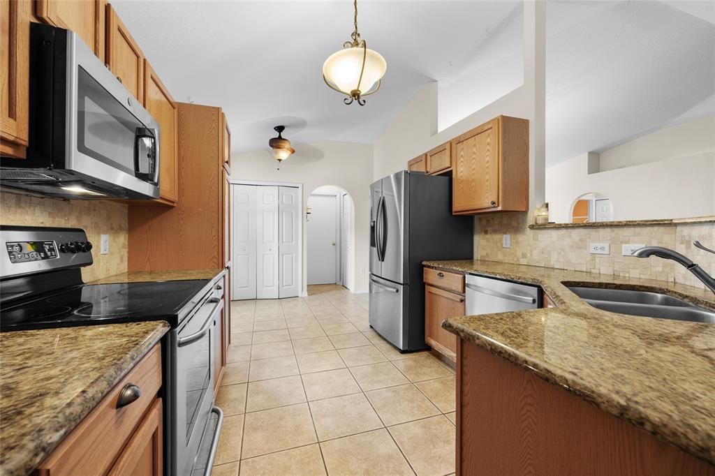 For Sale: $334,900 (3 beds, 2 baths, 1616 Square Feet)