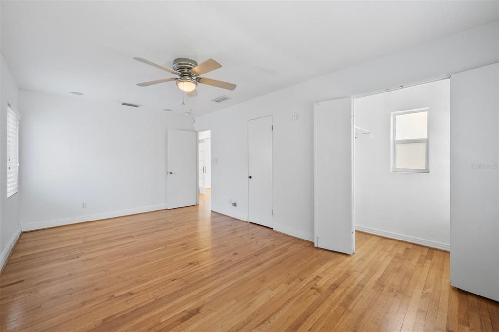 Recently Rented: $2,495 (2 beds, 1 baths, 1132 Square Feet)
