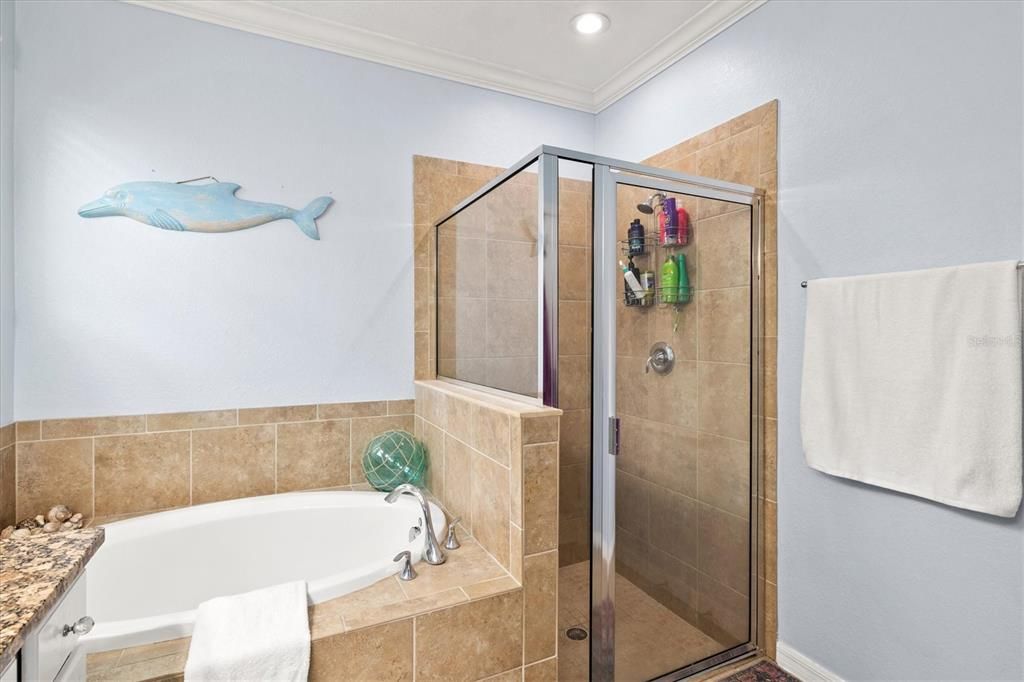 待售: $549,900 (4 贝兹, 3 浴室, 2025 平方英尺)