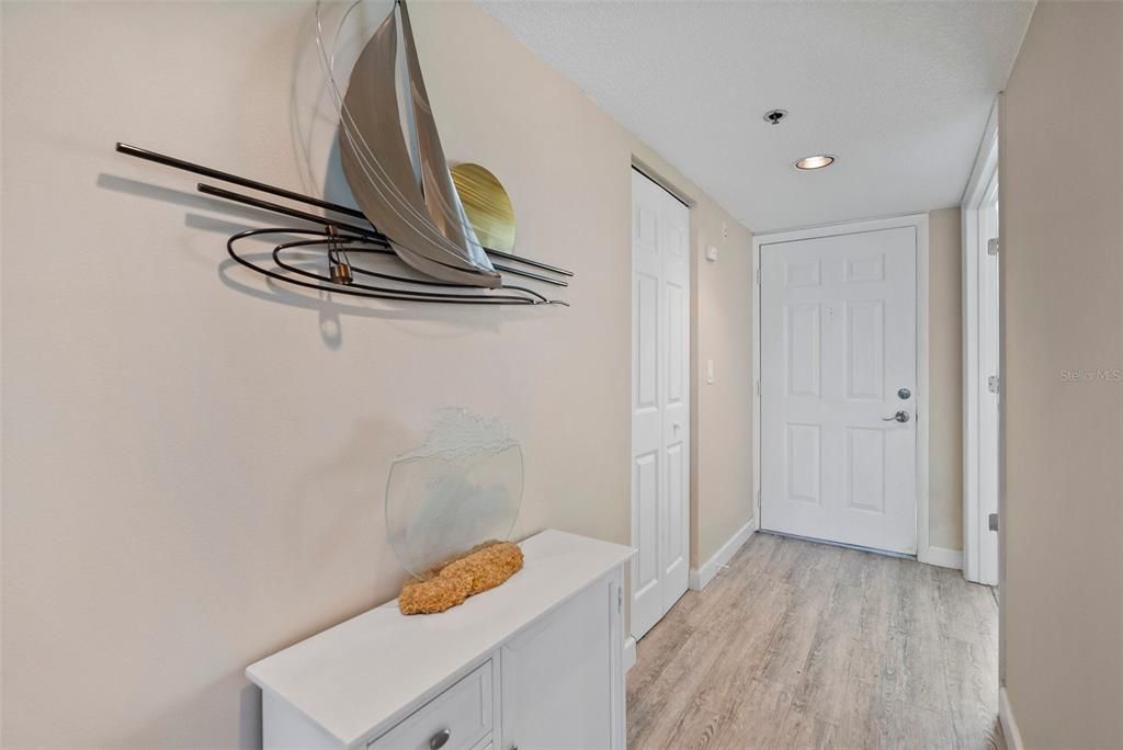 For Sale: $339,000 (2 beds, 2 baths, 1396 Square Feet)