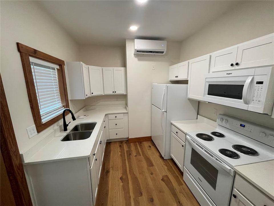For Rent: $3,050 (3 beds, 2 baths, 1478 Square Feet)