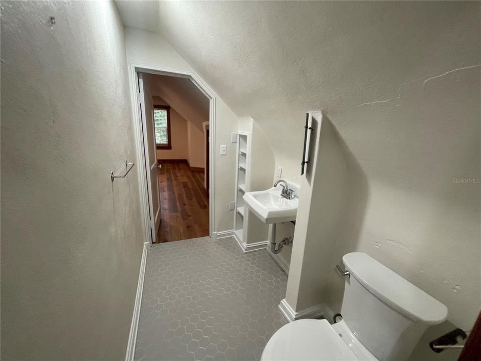 出租: $3,050 (3 贝兹, 2 浴室, 1478 平方英尺)