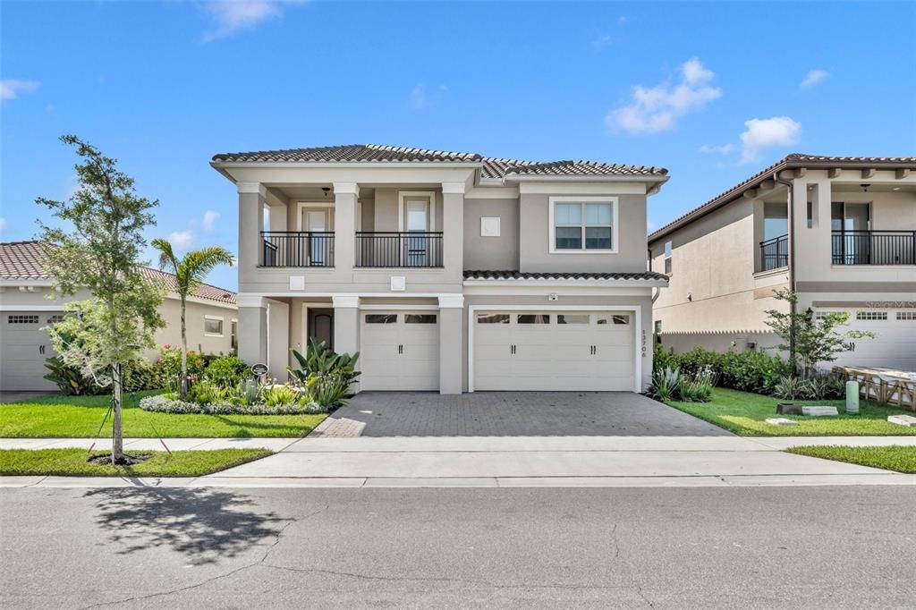 For Sale: $1,499,000 (5 beds, 5 baths, 4238 Square Feet)