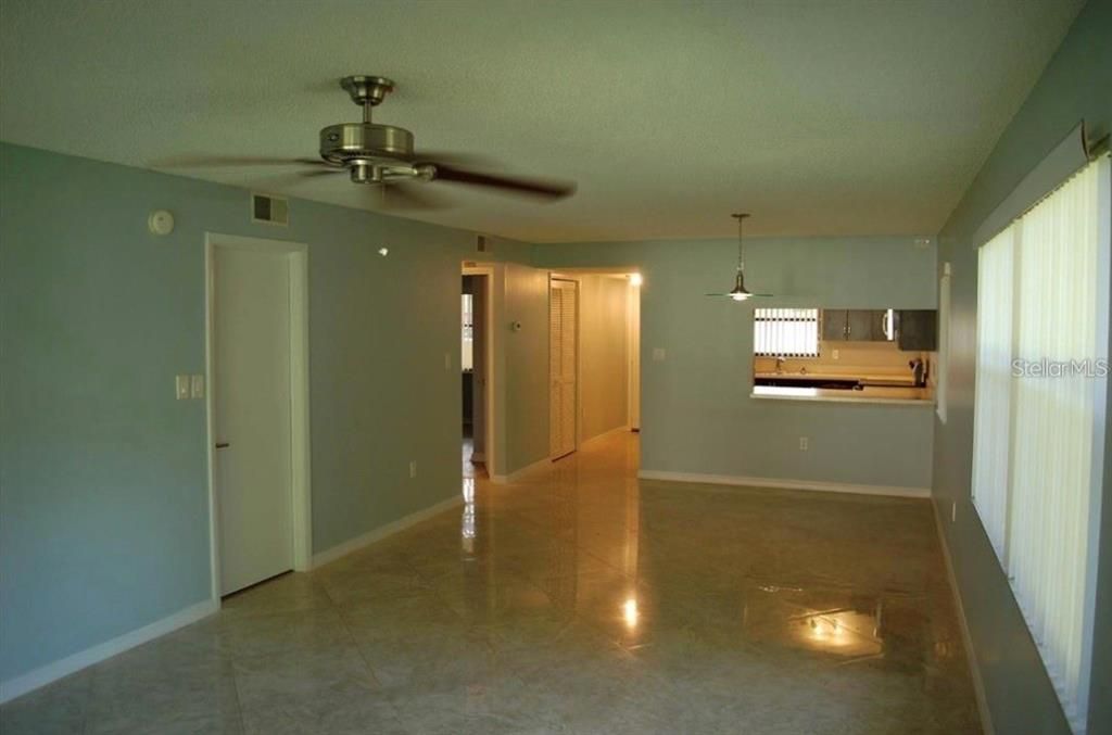 For Rent: $1,800 (2 beds, 2 baths, 1030 Square Feet)