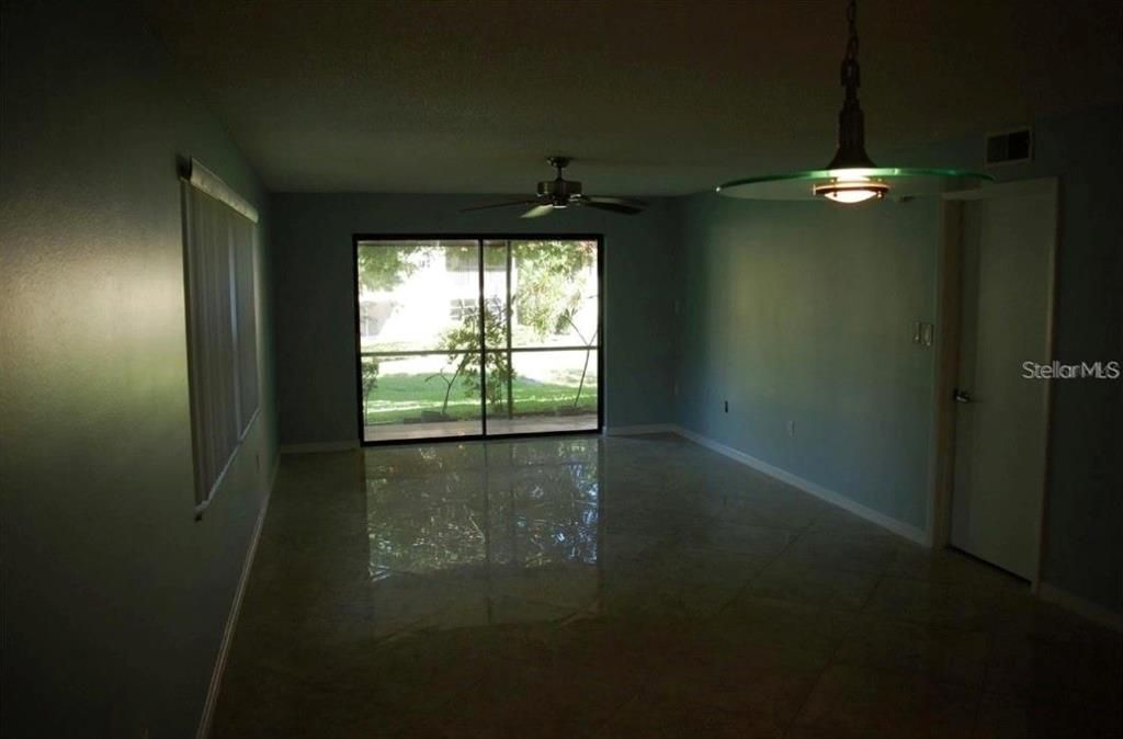 For Rent: $1,800 (2 beds, 2 baths, 1030 Square Feet)