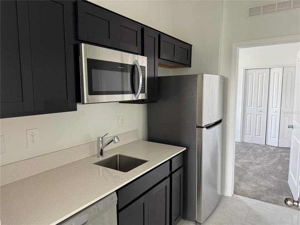 For Rent: $1,850 (3 beds, 2 baths, 1805 Square Feet)