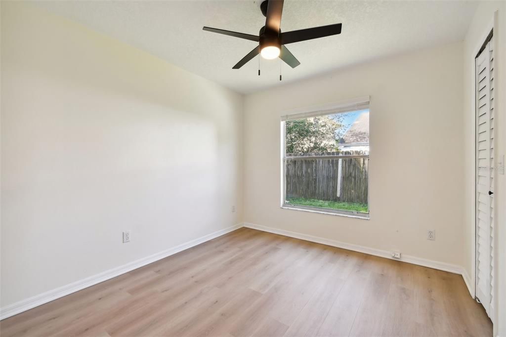 For Sale: $350,000 (3 beds, 2 baths, 1086 Square Feet)