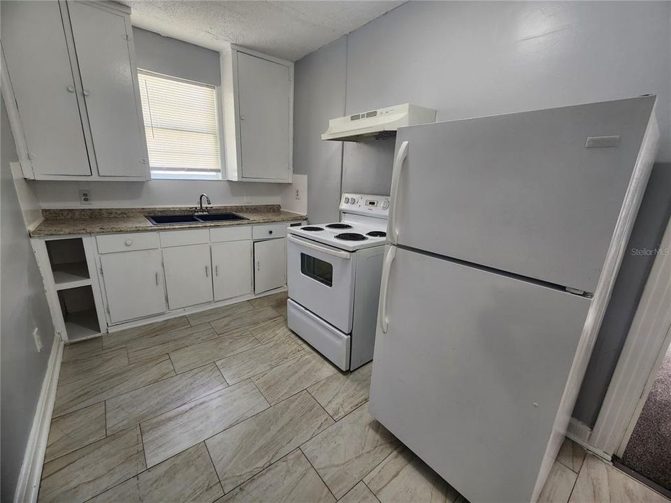 For Rent: $1,175 (3 beds, 2 baths, 976 Square Feet)