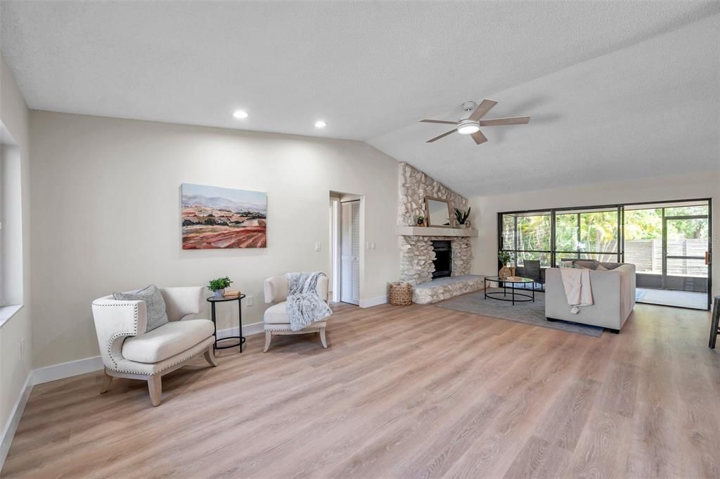 Active With Contract: $469,900 (3 beds, 2 baths, 1540 Square Feet)