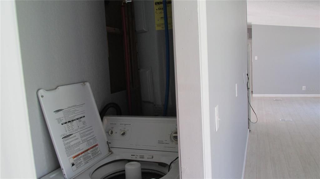 Laundry Closet-Washer