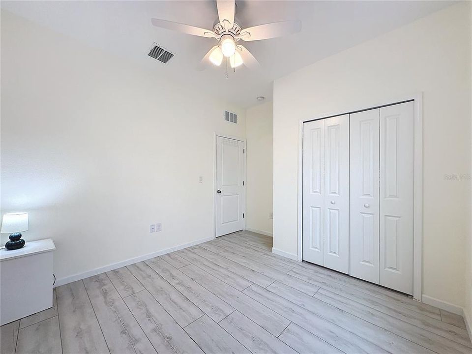 For Sale: $299,999 (3 beds, 2 baths, 1405 Square Feet)