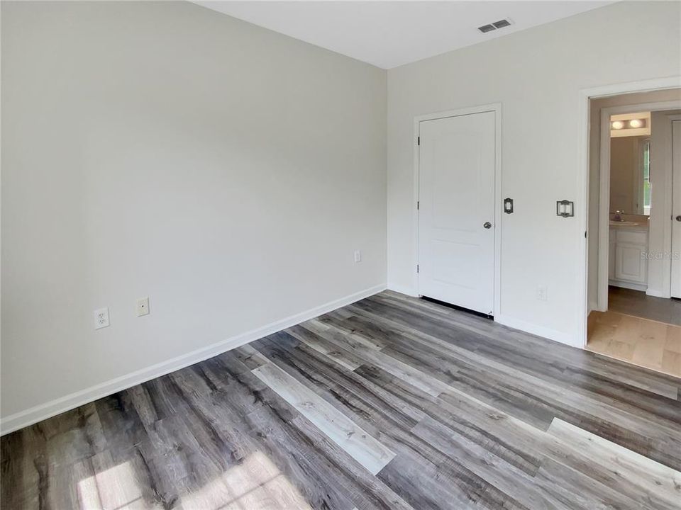 For Sale: $226,000 (2 beds, 2 baths, 1107 Square Feet)