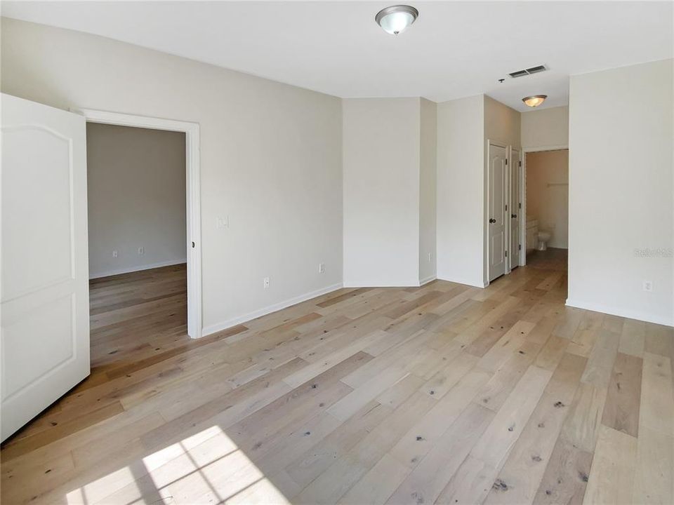 For Sale: $226,000 (2 beds, 2 baths, 1107 Square Feet)