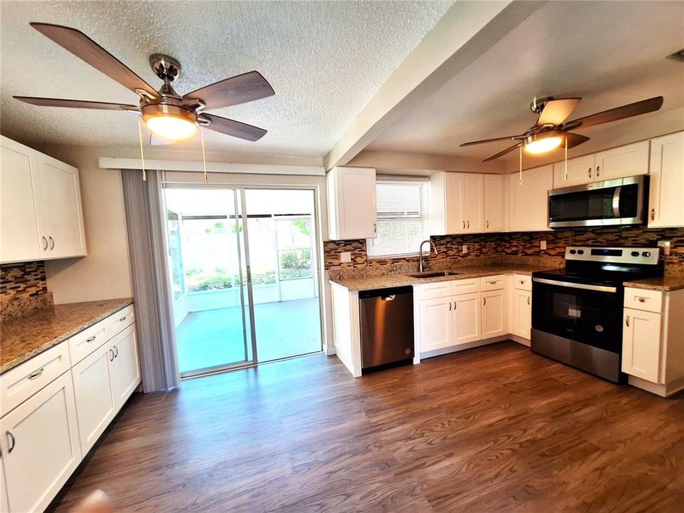 For Sale: $381,500 (3 beds, 2 baths, 1304 Square Feet)