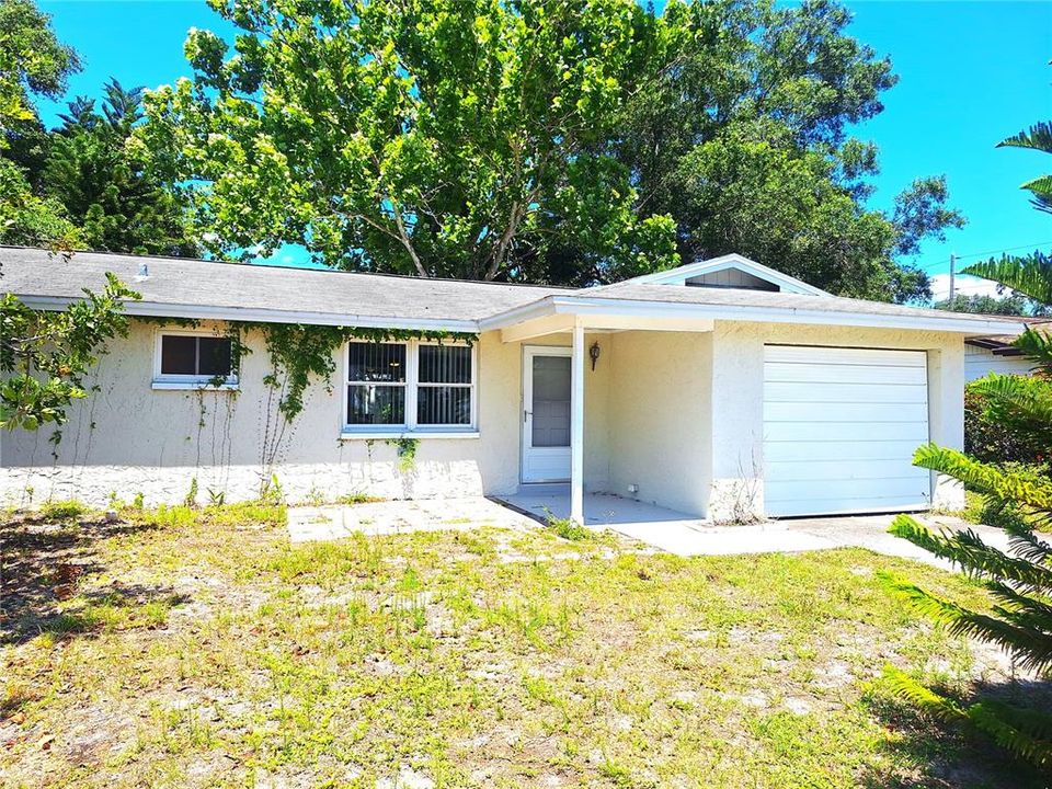 For Sale: $382,000 (3 beds, 2 baths, 1304 Square Feet)