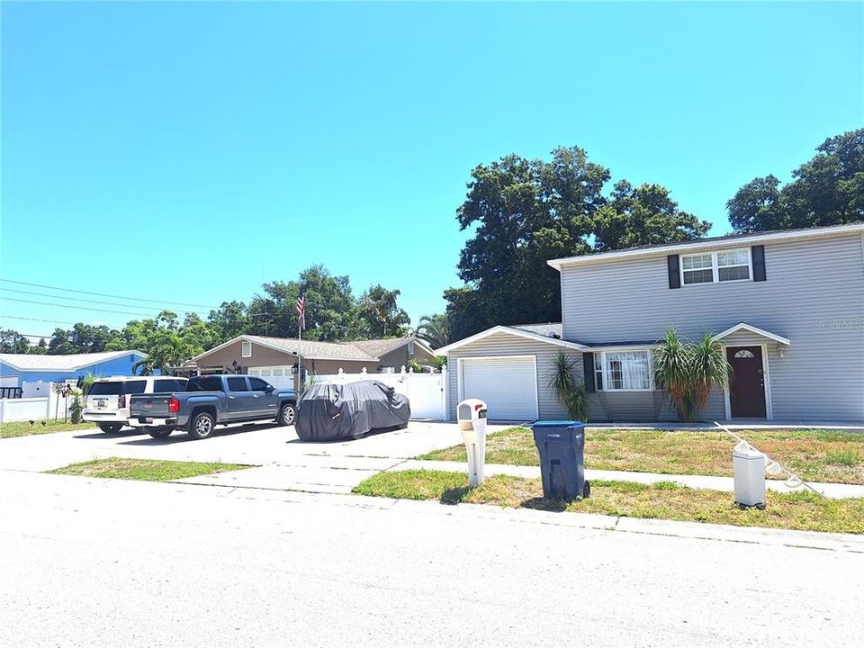 For Sale: $381,500 (3 beds, 2 baths, 1304 Square Feet)