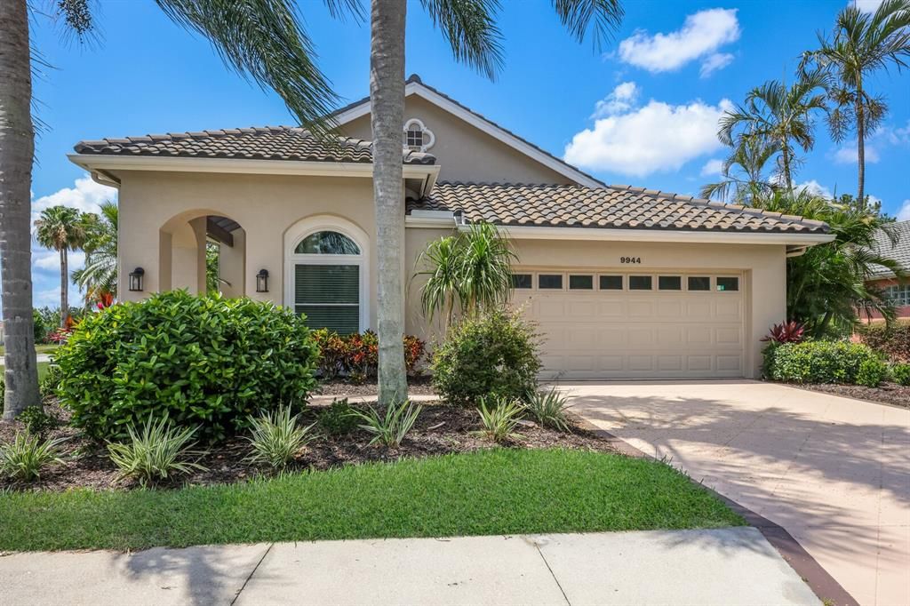 Active With Contract: $615,000 (3 beds, 2 baths, 1967 Square Feet)