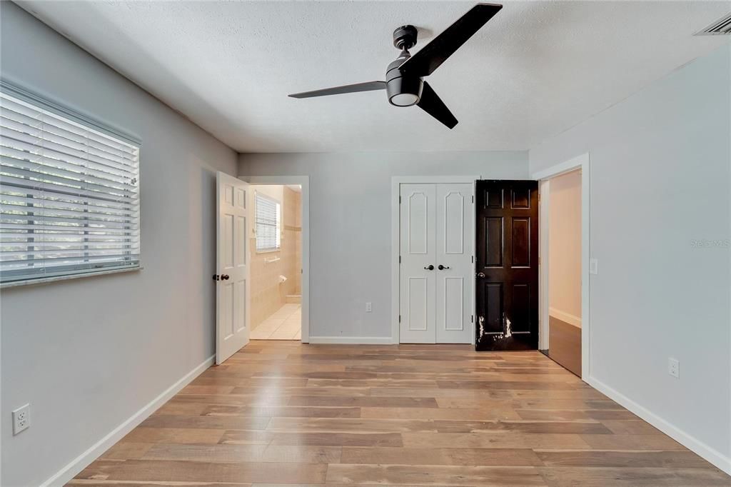 Active With Contract: $475,000 (4 beds, 2 baths, 2279 Square Feet)