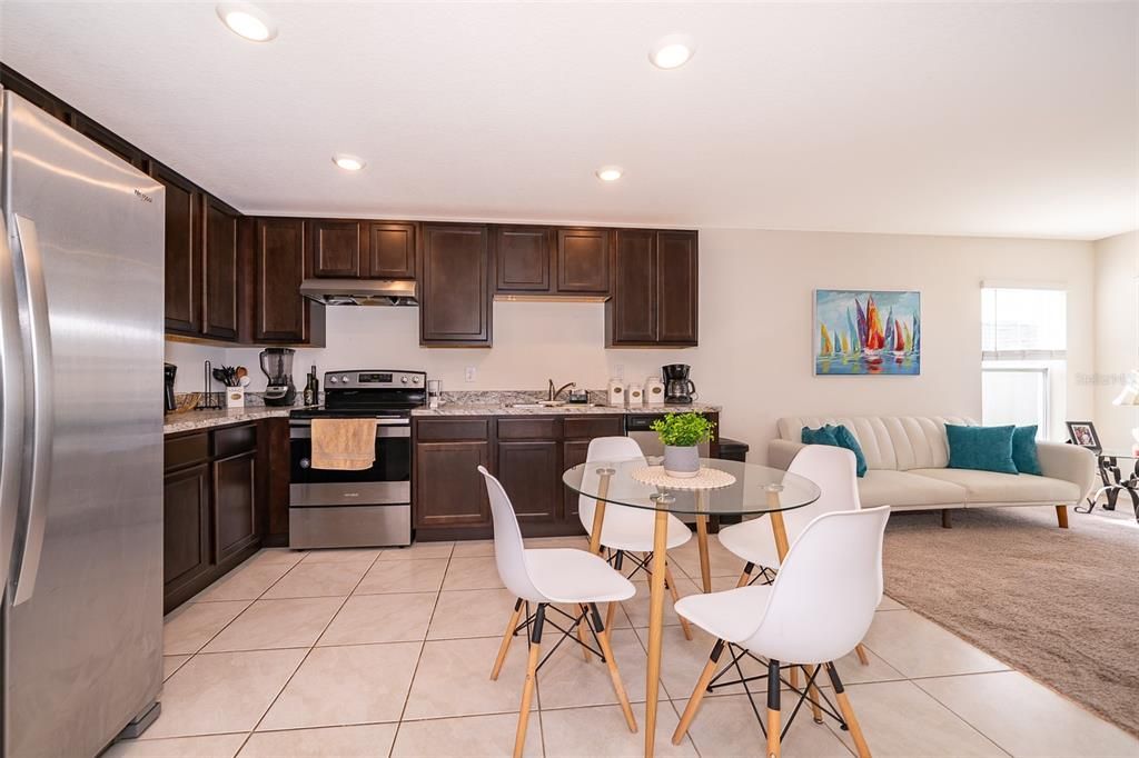 Active With Contract: $2,100 (3 beds, 2 baths, 1247 Square Feet)