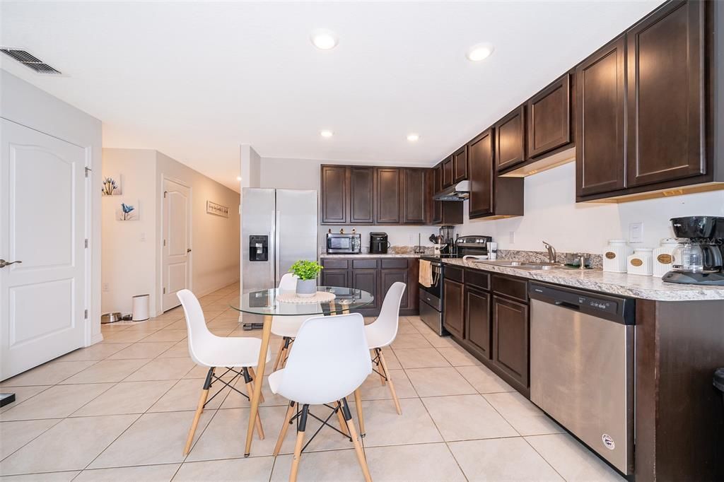 Active With Contract: $2,100 (3 beds, 2 baths, 1247 Square Feet)