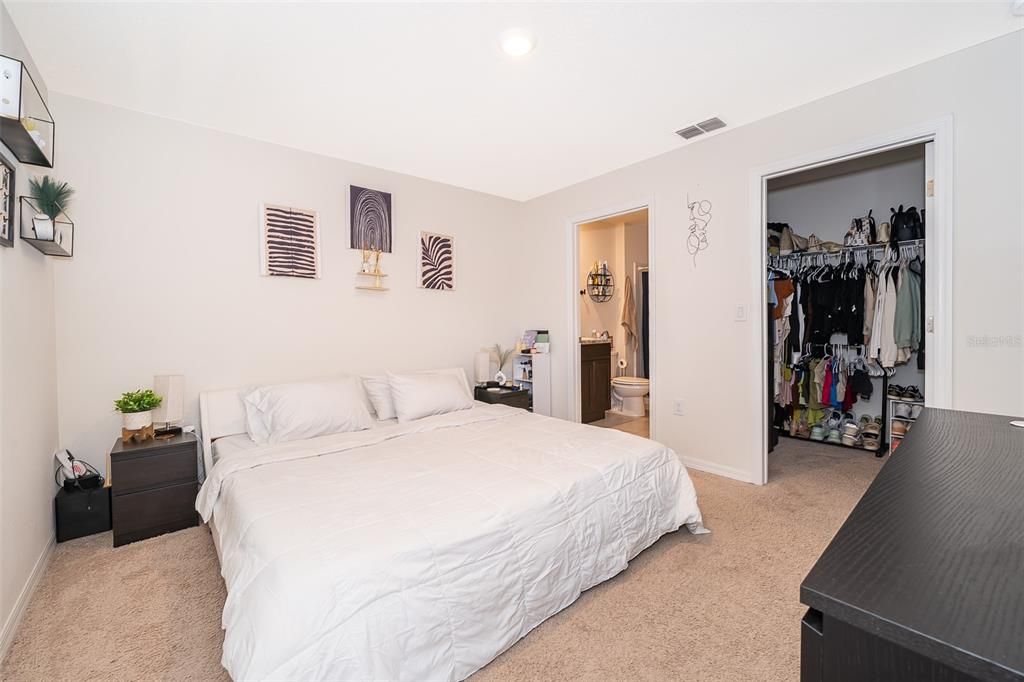 Active With Contract: $2,100 (3 beds, 2 baths, 1247 Square Feet)